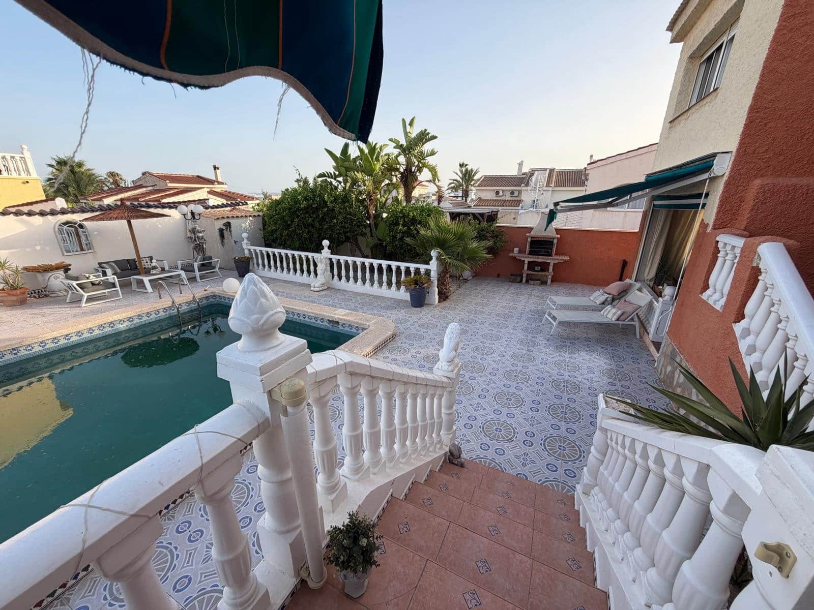 4 slaapkamer Villa te koop in Ciudad Quesada met zwembad garage - € 335.000 (Ref: 10057674)