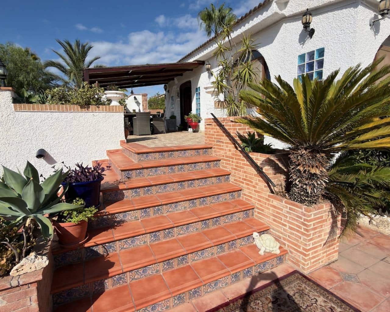5 sovrum Villa till salu i Ciudad Quesada med pool garage - 695 000 € (Ref: 10063900)