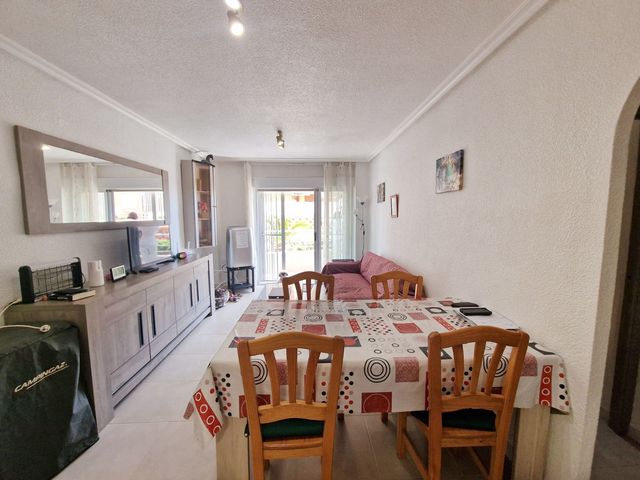 3 makuuhuone Huoneisto myytävänä paikassa Guardamar Playa, Guardamar del Segura - 199 000 € (Ref: 10088858)