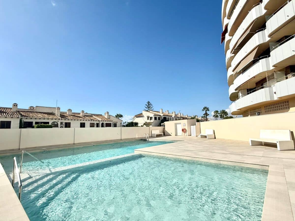 2 bedroom Apartment for sale in La Zenia with pool - € 215,000 (Ref: 10091161)