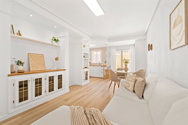Casa de 2 habitaciones en Villamartin, Orihuela en venta con piscina - 229.800 € (Ref: 10104328)