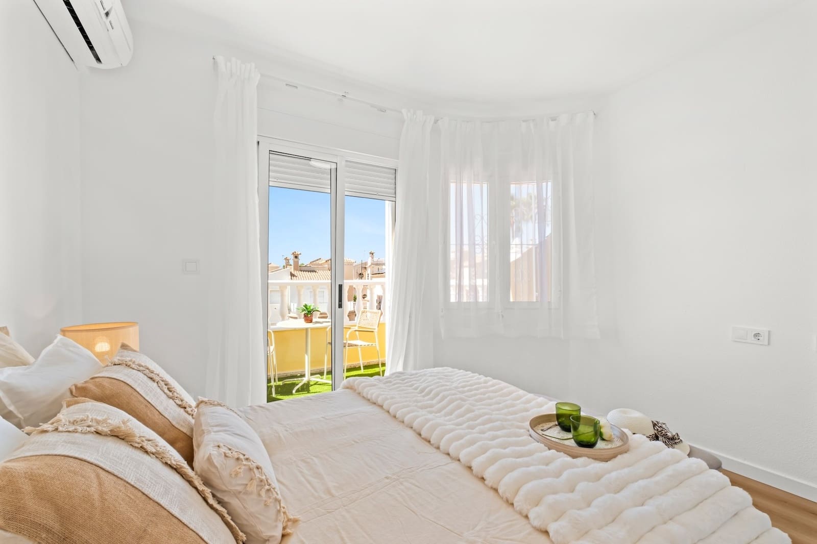 Casa de 2 habitaciones en Villamartin en venta con piscina - 229.800 € (Ref: 10104328)