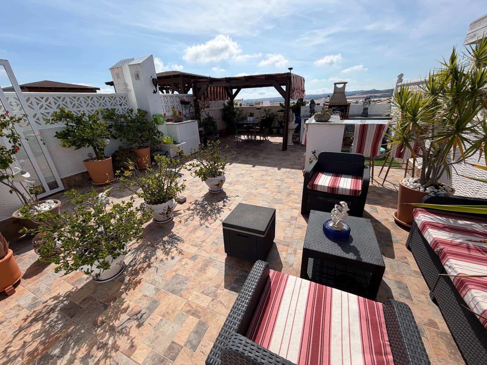 2 bedroom Apartment for sale in Entre Naranjos with pool - € 150,000 (Ref: 10110850)
