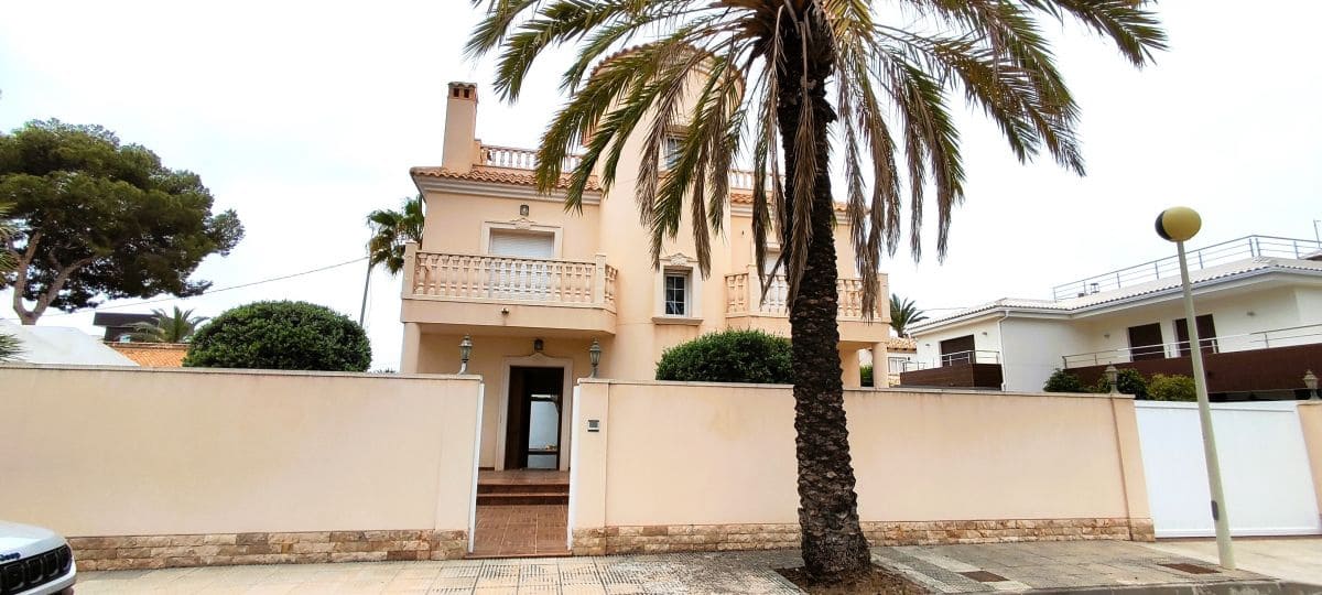 4 quarto Moradia para venda em Cabo Roig com piscina garagem - 899 000 € (Ref: 10110924)