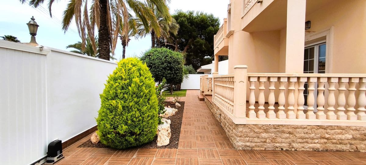 4 quarto Moradia para venda em Cabo Roig com piscina garagem - 899 000 € (Ref: 10110924)