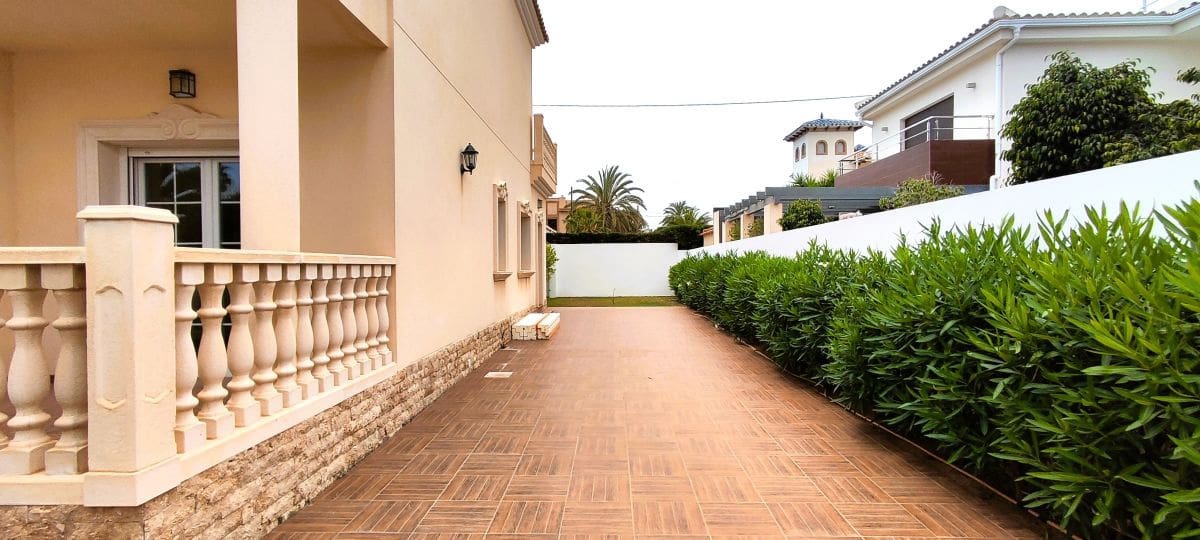 4 quarto Moradia para venda em Cabo Roig com piscina garagem - 899 000 € (Ref: 10110924)