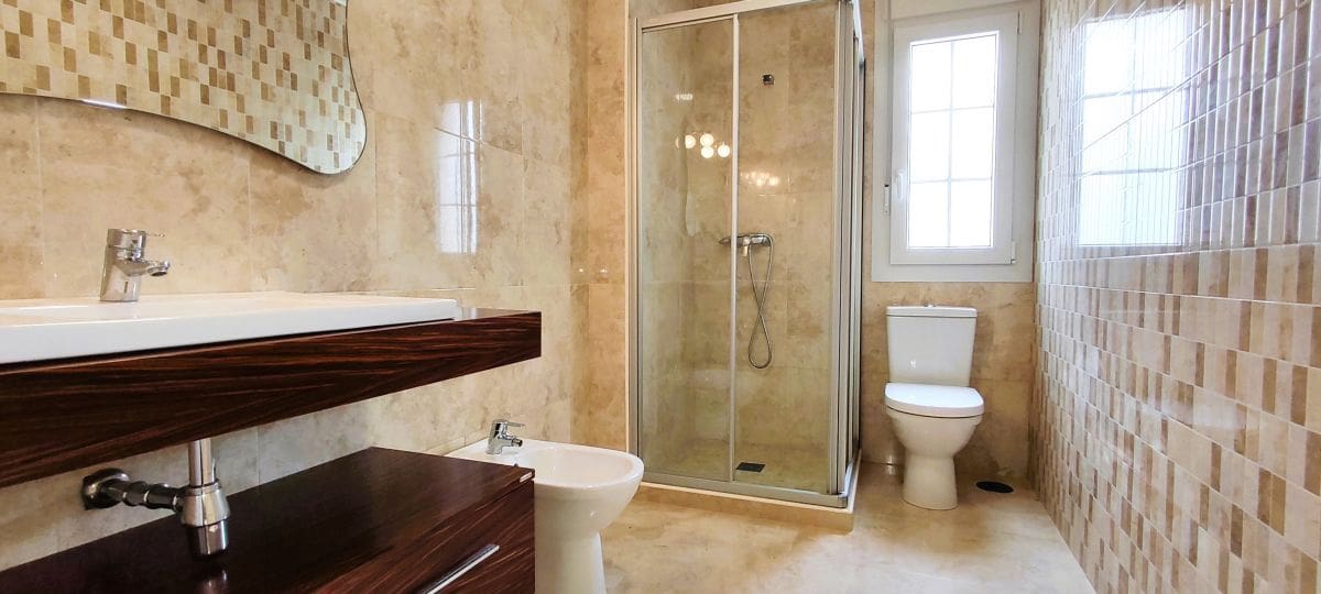 4 quarto Moradia para venda em Cabo Roig com piscina garagem - 899 000 € (Ref: 10110924)