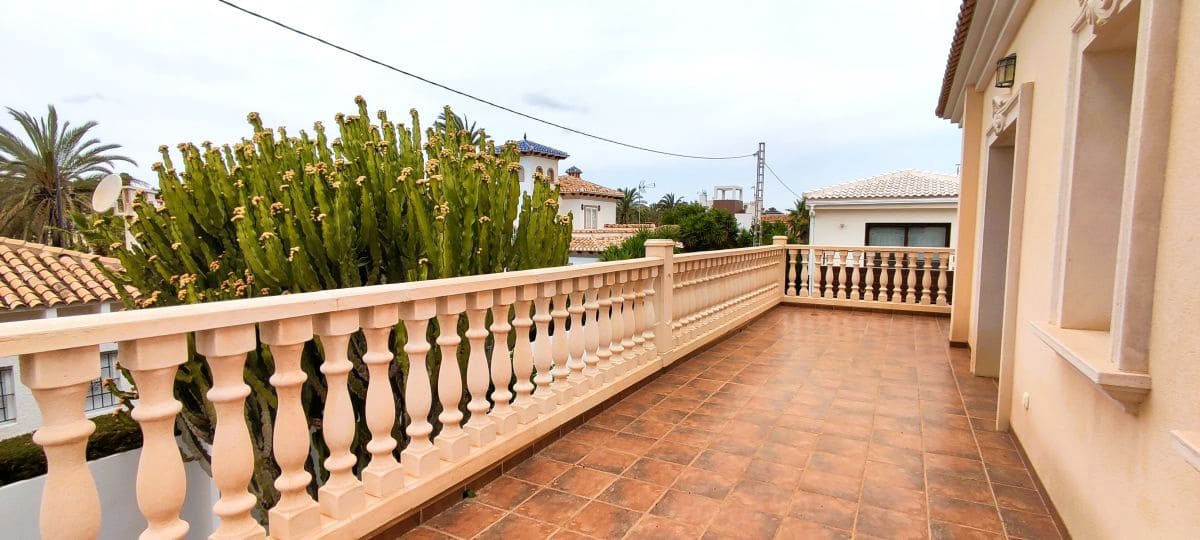 4 quarto Moradia para venda em Cabo Roig com piscina garagem - 899 000 € (Ref: 10110924)