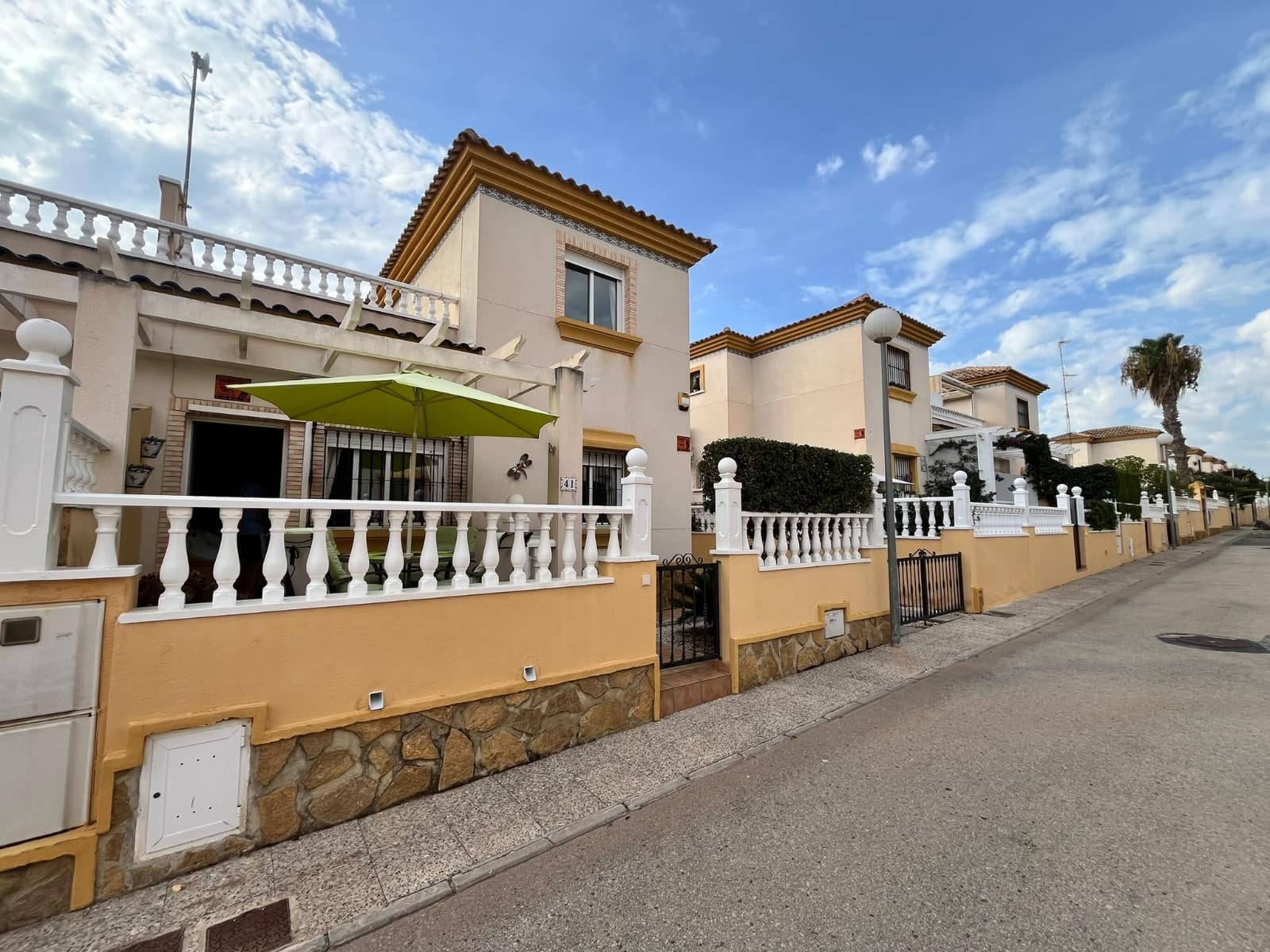 3 quarto Casa em Banda para venda em Villamartin com piscina - 224 950 € (Ref: 10123467)