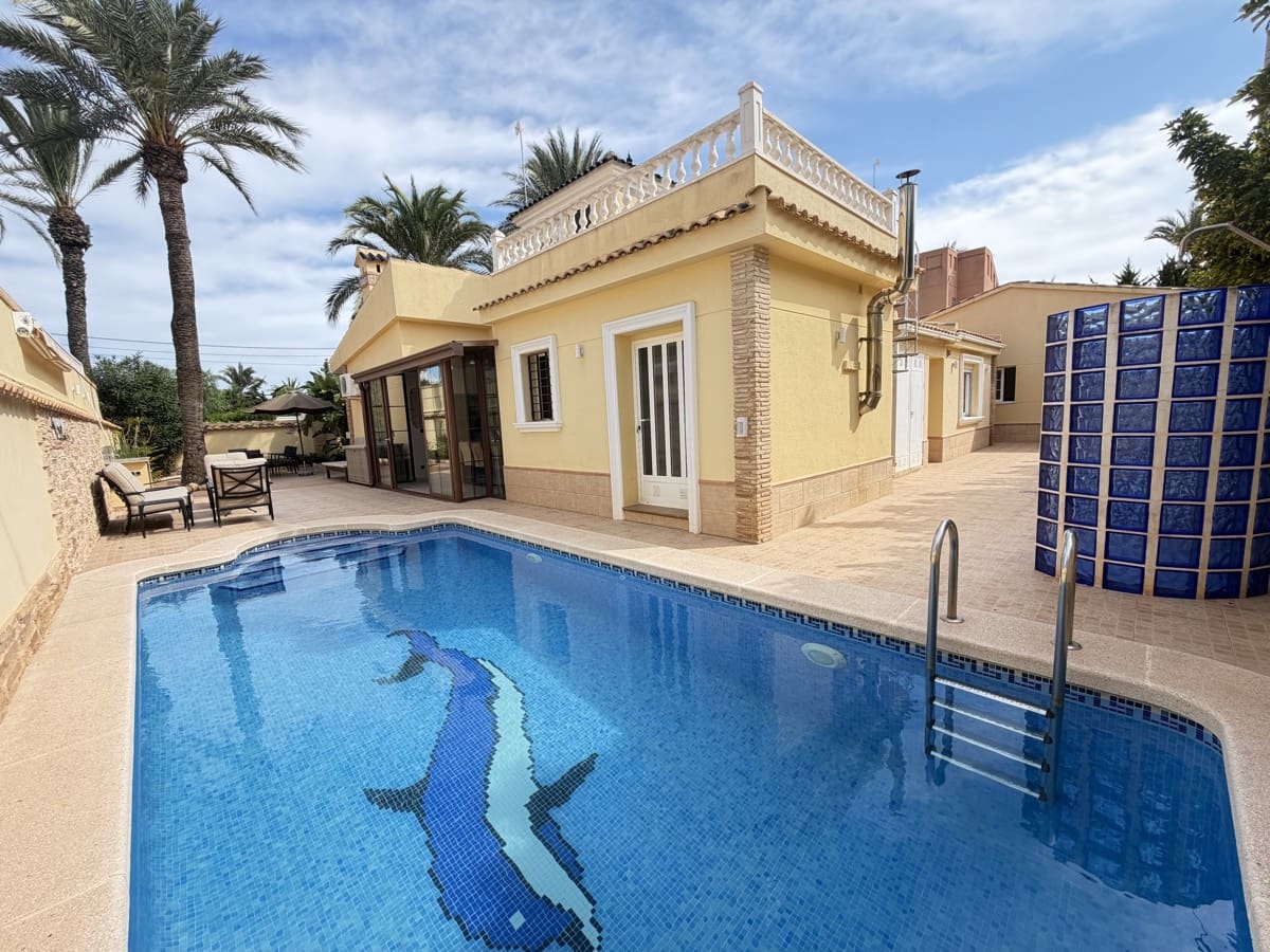 4 soverom Villa til salgs i Cabo Roig med svømmebasseng garasje - € 749 000 (Ref: 10157261)