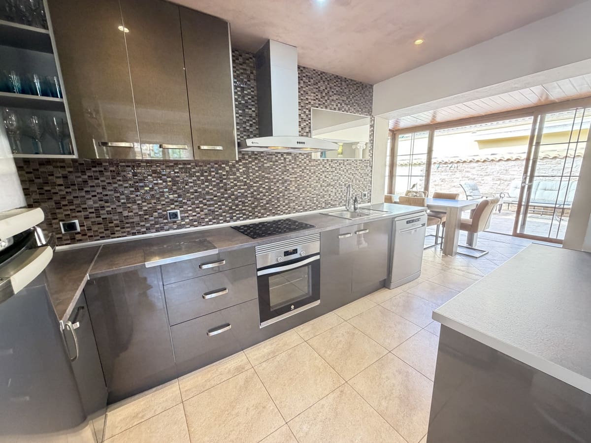4 soverom Villa til salgs i Cabo Roig med svømmebasseng garasje - € 749 000 (Ref: 10157261)