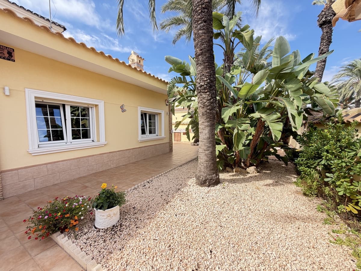 4 soverom Villa til salgs i Cabo Roig med svømmebasseng garasje - € 749 000 (Ref: 10157261)