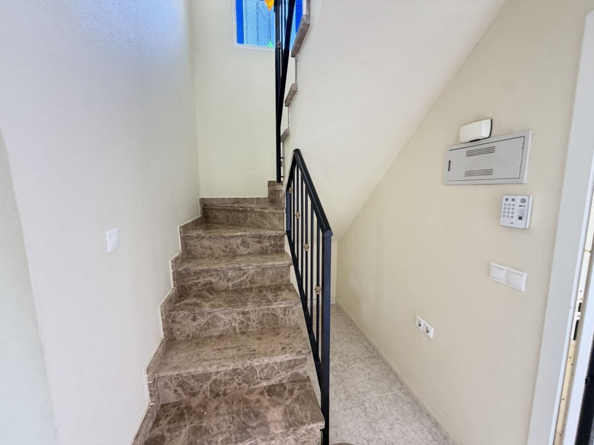 3 bedroom Villa for sale in Villamartin with pool garage - € 364,995 (Ref: 10157262)