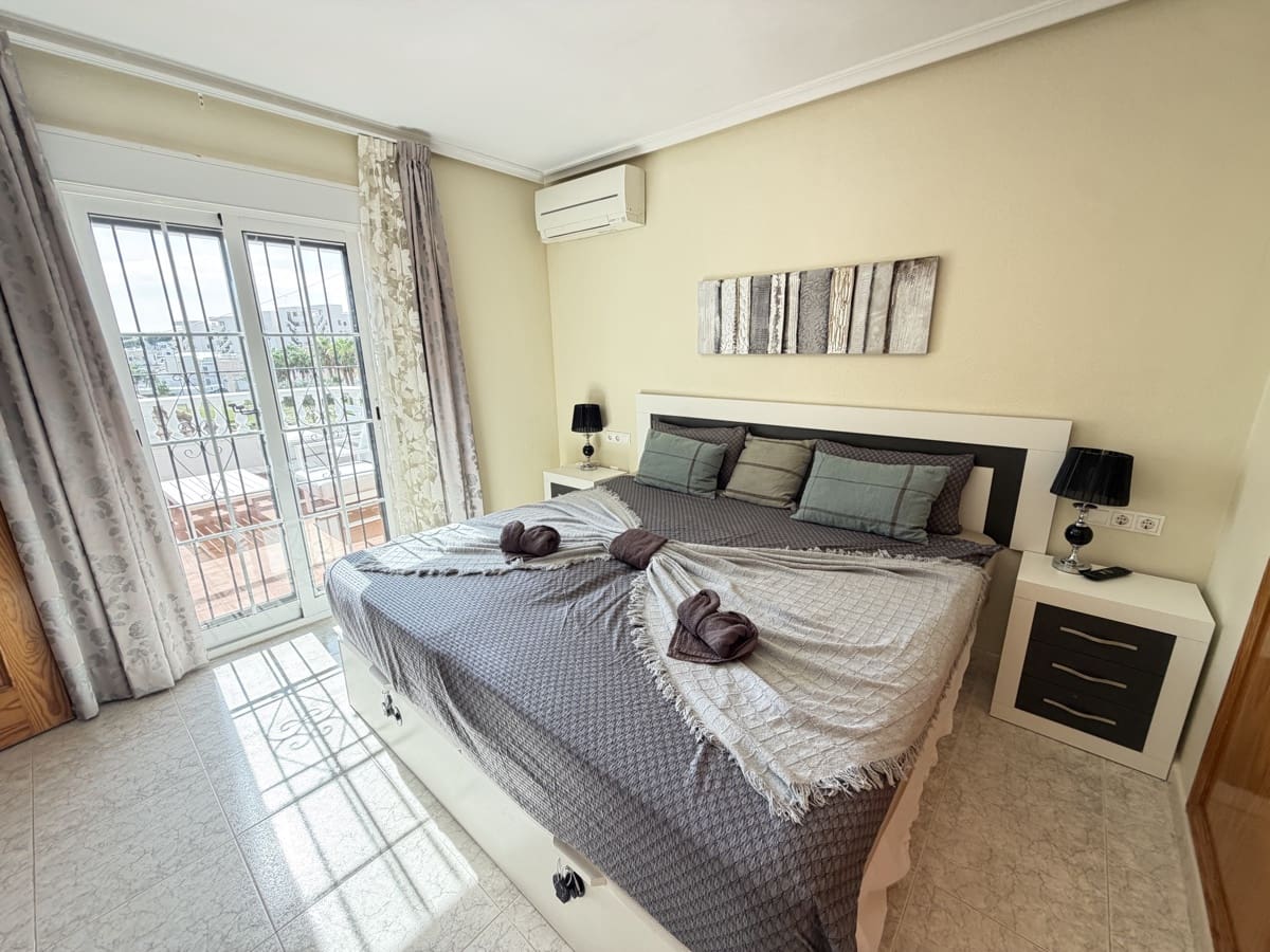 3 bedroom Villa for sale in Villamartin with pool garage - € 364,995 (Ref: 10157262)