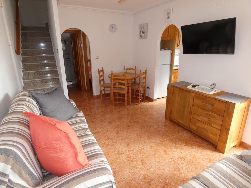 3 makuuhuone Omakotitalo myytävänä paikassa Cabo Roig mukana uima-altaan - 249 995 € (Ref: 10158711)