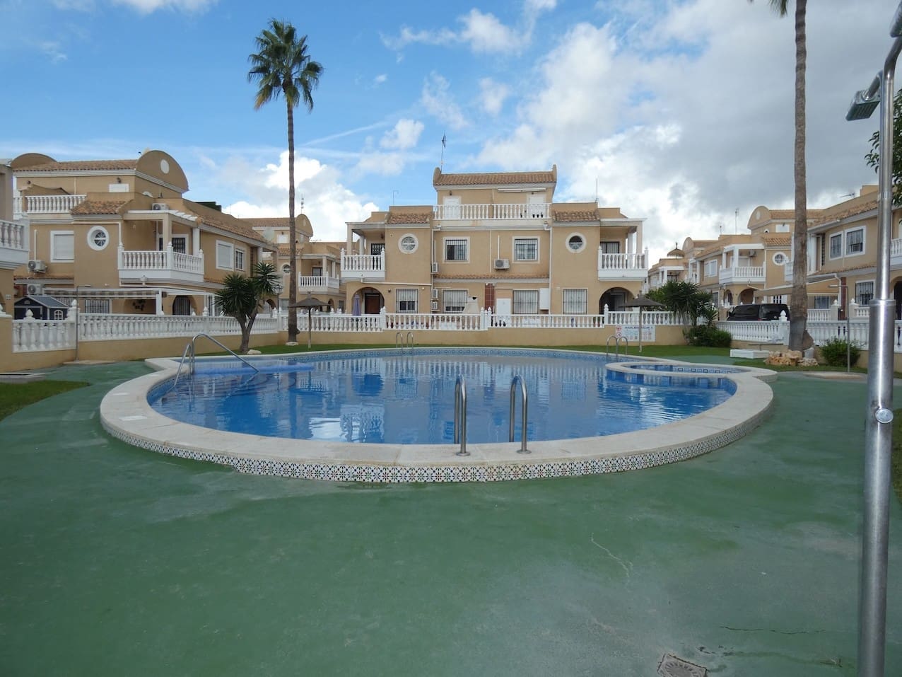 3 makuuhuone Omakotitalo myytävänä paikassa Cabo Roig mukana uima-altaan - 249 995 € (Ref: 10158711)