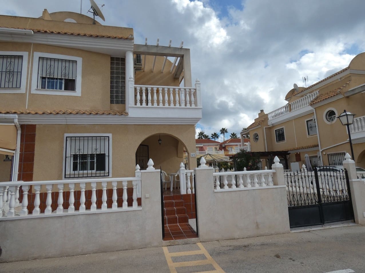 3 makuuhuone Omakotitalo myytävänä paikassa Cabo Roig mukana uima-altaan - 249 995 € (Ref: 10158711)