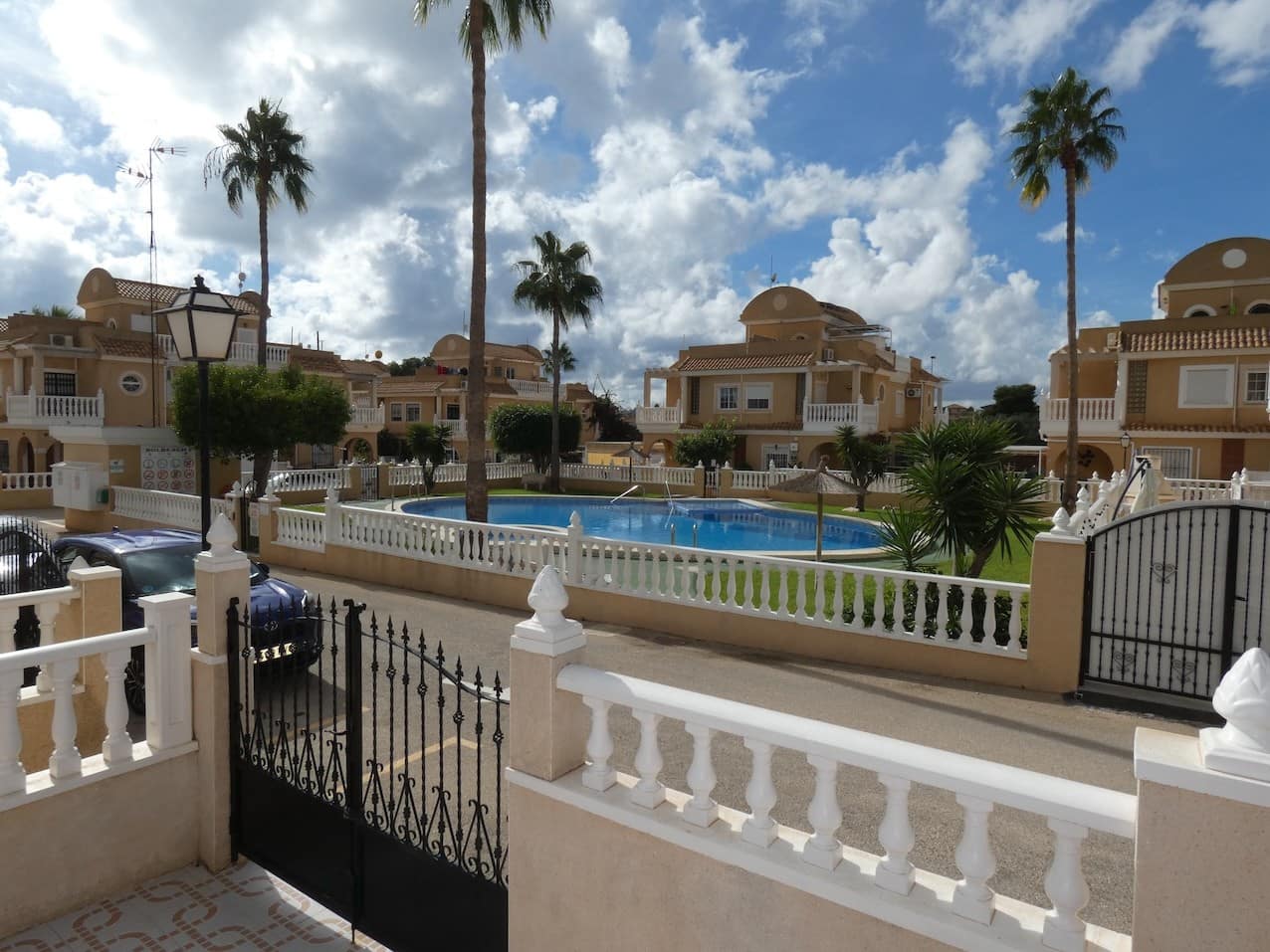 3 makuuhuone Omakotitalo myytävänä paikassa Cabo Roig mukana uima-altaan - 249 995 € (Ref: 10158711)