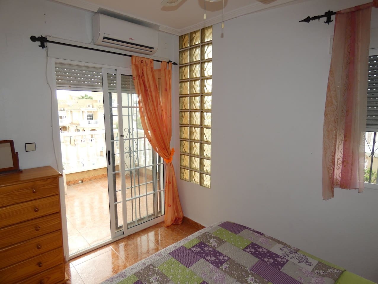 3 makuuhuone Omakotitalo myytävänä paikassa Cabo Roig mukana uima-altaan - 249 995 € (Ref: 10158711)