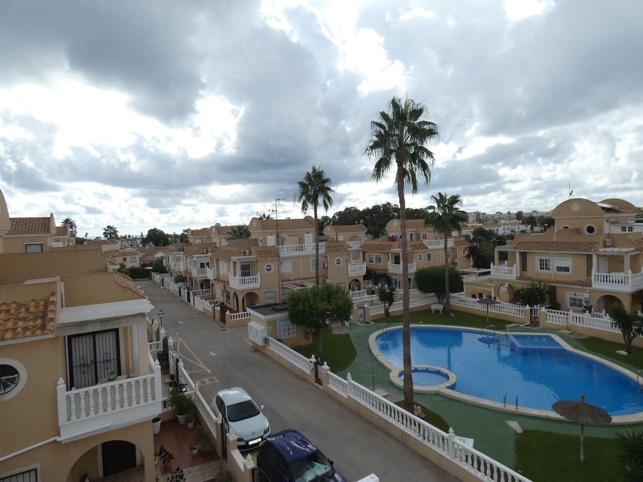 3 makuuhuone Omakotitalo myytävänä paikassa Cabo Roig mukana uima-altaan - 249 995 € (Ref: 10158711)