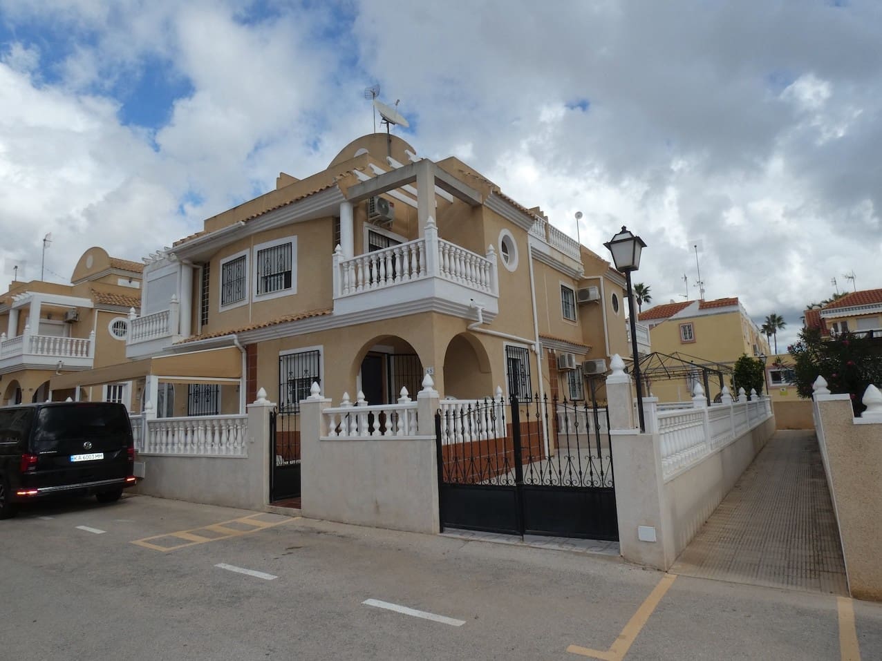 3 makuuhuone Omakotitalo myytävänä paikassa Cabo Roig mukana uima-altaan - 249 995 € (Ref: 10158711)