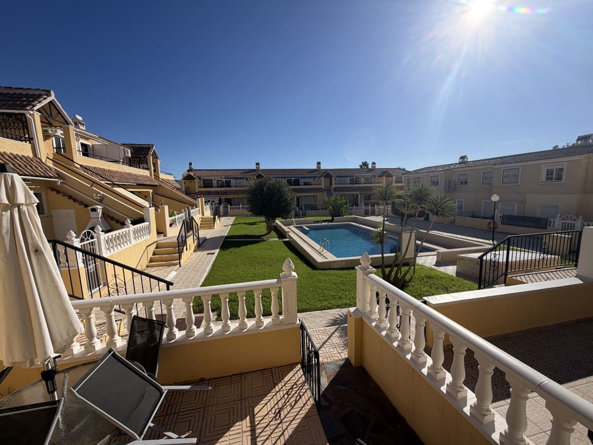 2 soveværelse Lejlighed til salg i Villamartin med swimmingpool - € 164.995 (Ref: 10171124)