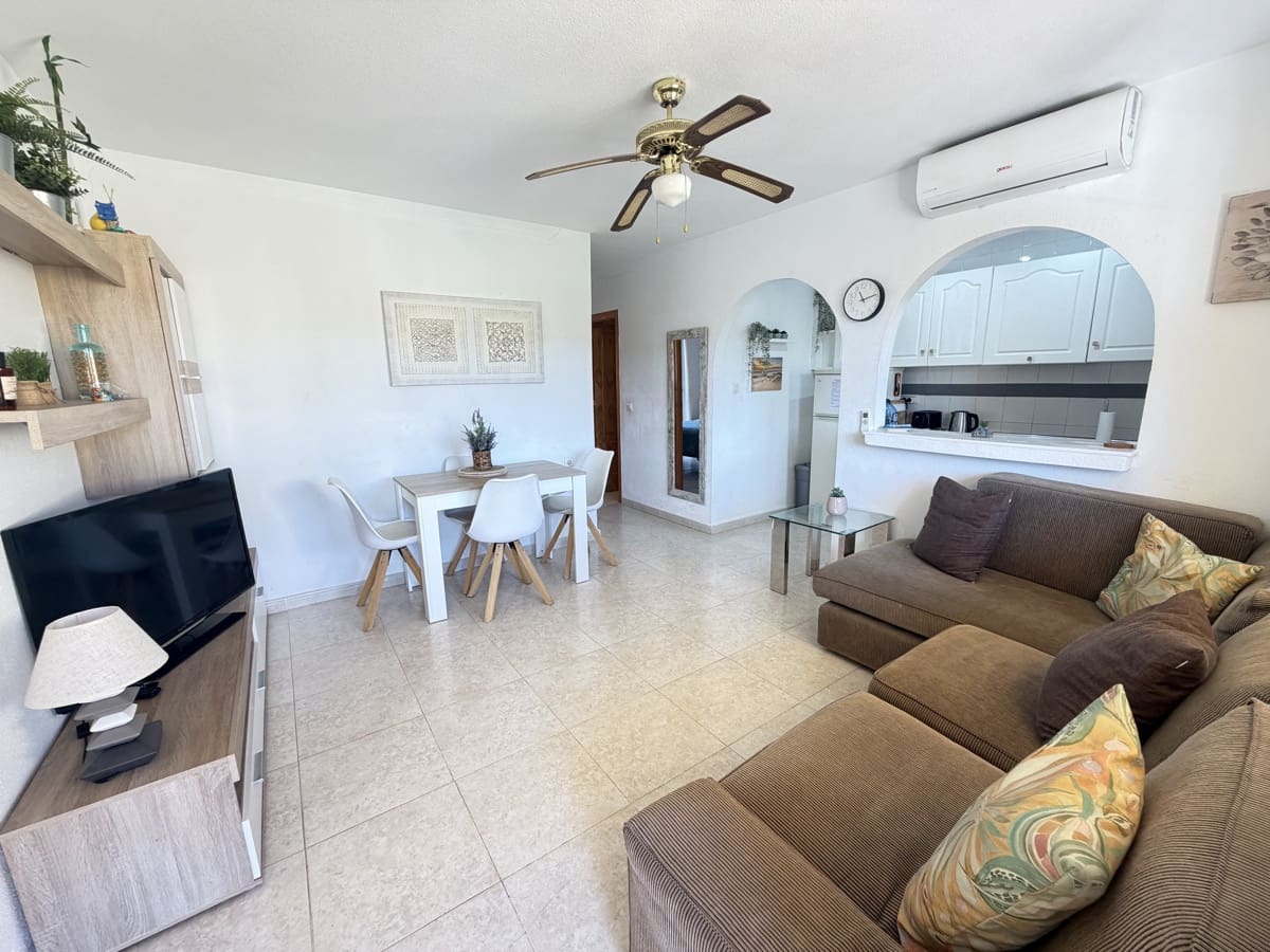 2 soveværelse Lejlighed til salg i Villamartin med swimmingpool - € 164.995 (Ref: 10171124)