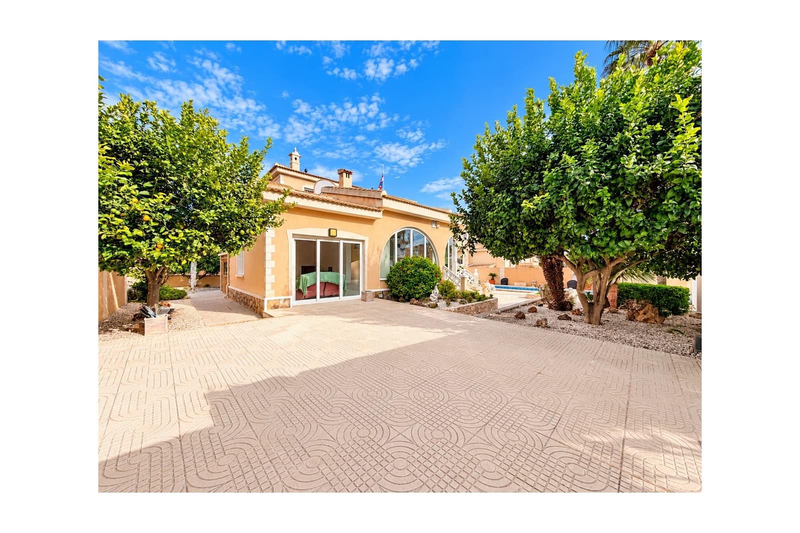 Chalet de 4 habitaciones en Doña Pepa en venta con piscina - 549.995 € (Ref: 10176905)