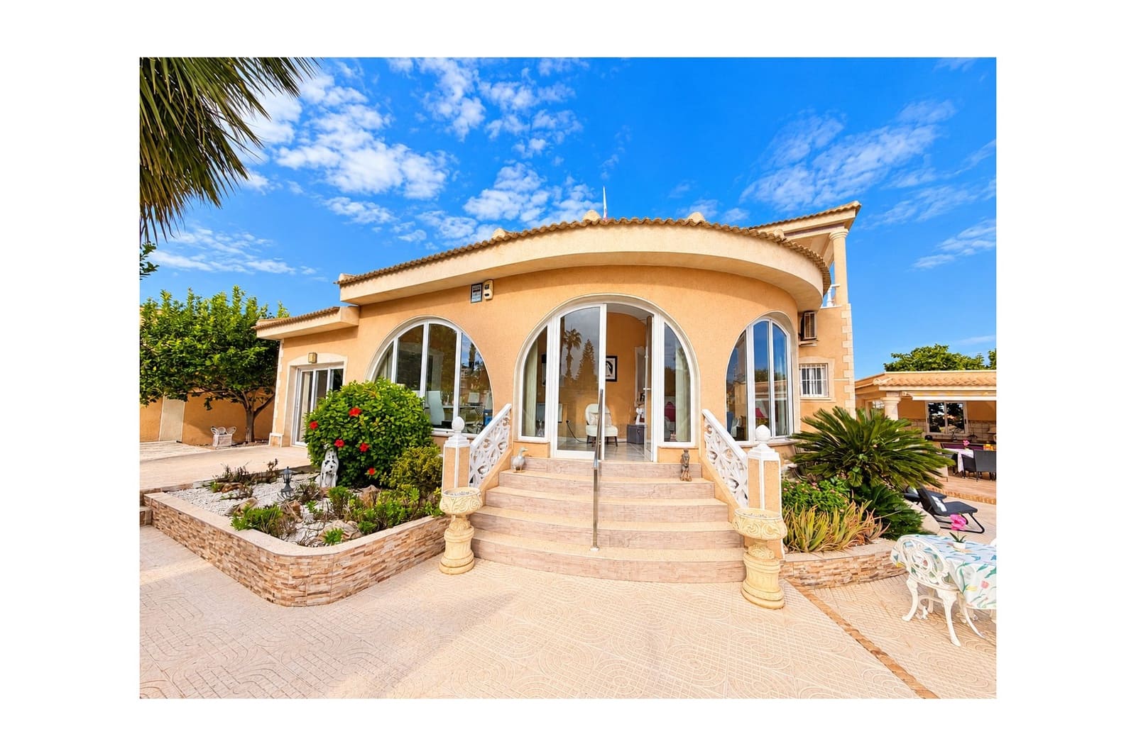 Chalet de 4 habitaciones en Doña Pepa en venta con piscina - 549.995 € (Ref: 10176905)