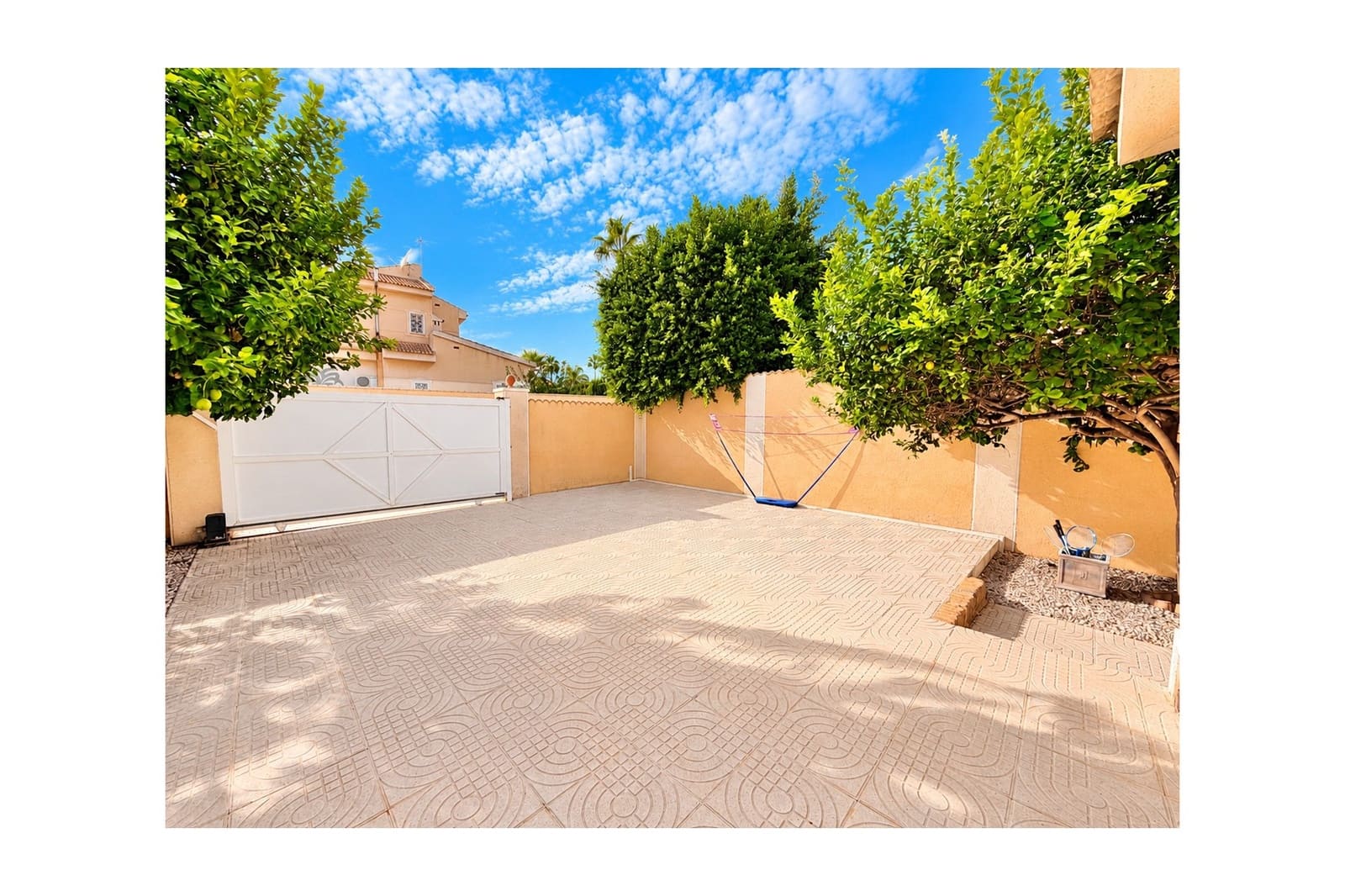 Chalet de 4 habitaciones en Doña Pepa en venta con piscina - 549.995 € (Ref: 10176905)