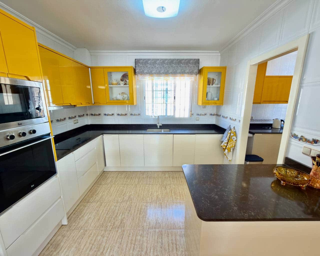 3 makuuhuone Huvila myytävänä paikassa El Raso mukana uima-altaan 
autotalli - 399 995 € (Ref: 10179972)