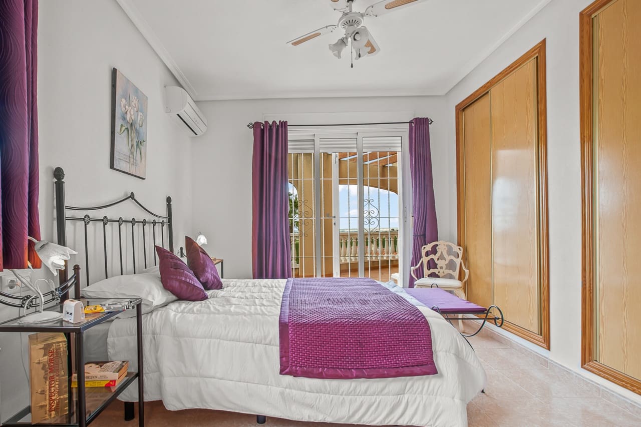 4 bedroom Villa for sale in Algorfa with pool - € 580,000 (Ref: 8640948)