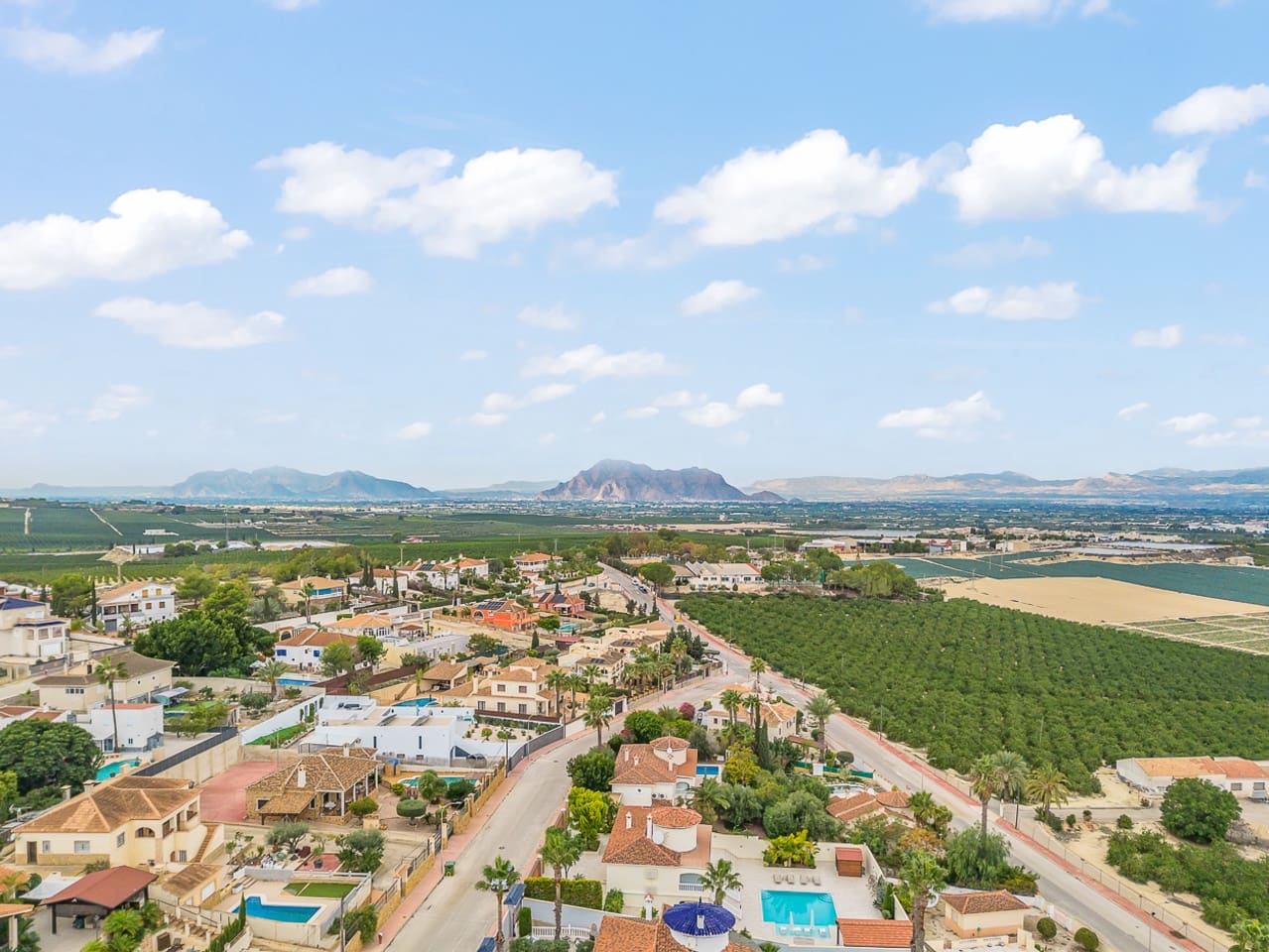 4 bedroom Villa for sale in Algorfa with pool - € 580,000 (Ref: 8640948)