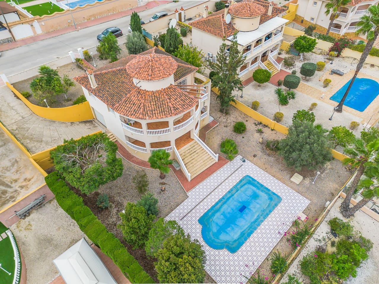 4 bedroom Villa for sale in Algorfa with pool - € 580,000 (Ref: 8640948)