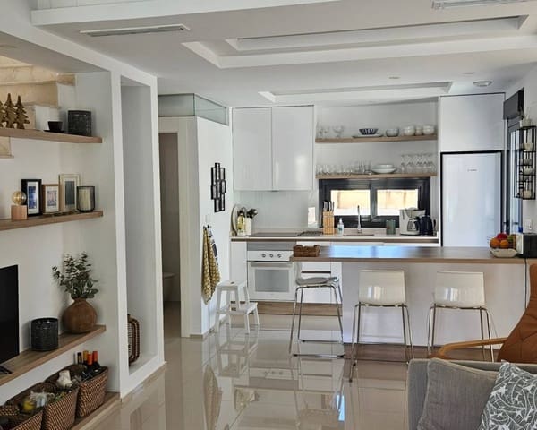 3 bedroom Villa for sale in Ciudad Quesada, Rojales with pool - € 339,000 (Ref: 8778423)