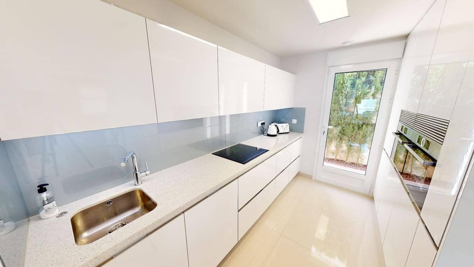 4 bedroom Villa for sale in Torrevieja with pool - € 599,950 (Ref: 8947551)