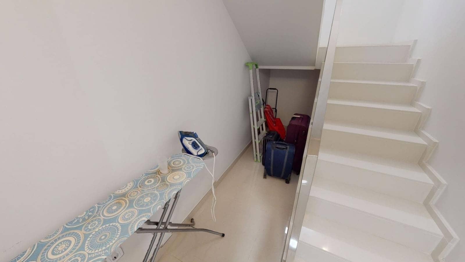 4 bedroom Villa for sale in Torrevieja with pool - € 599,950 (Ref: 8947551)