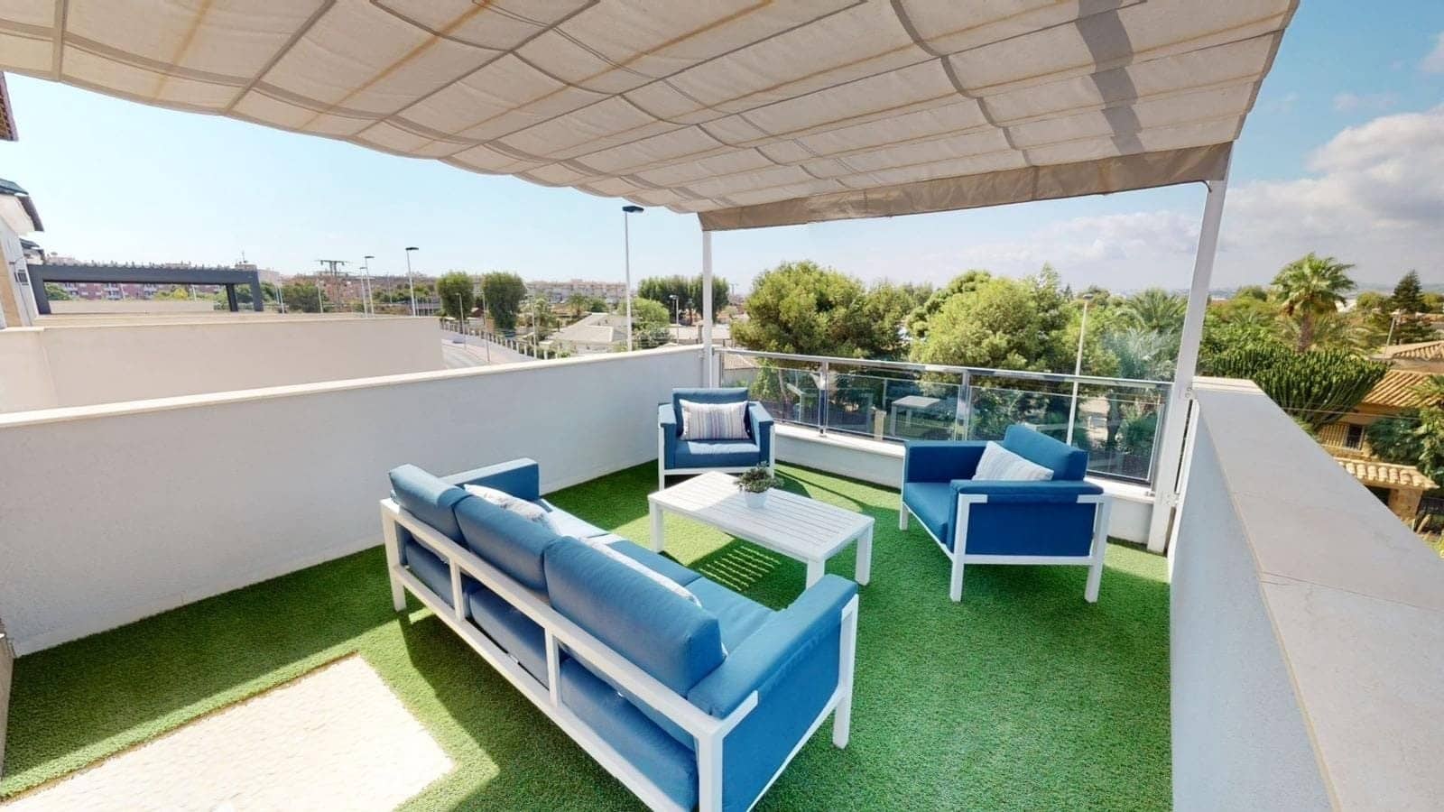 4 bedroom Villa for sale in Torrevieja with pool - € 599,950 (Ref: 8947551)