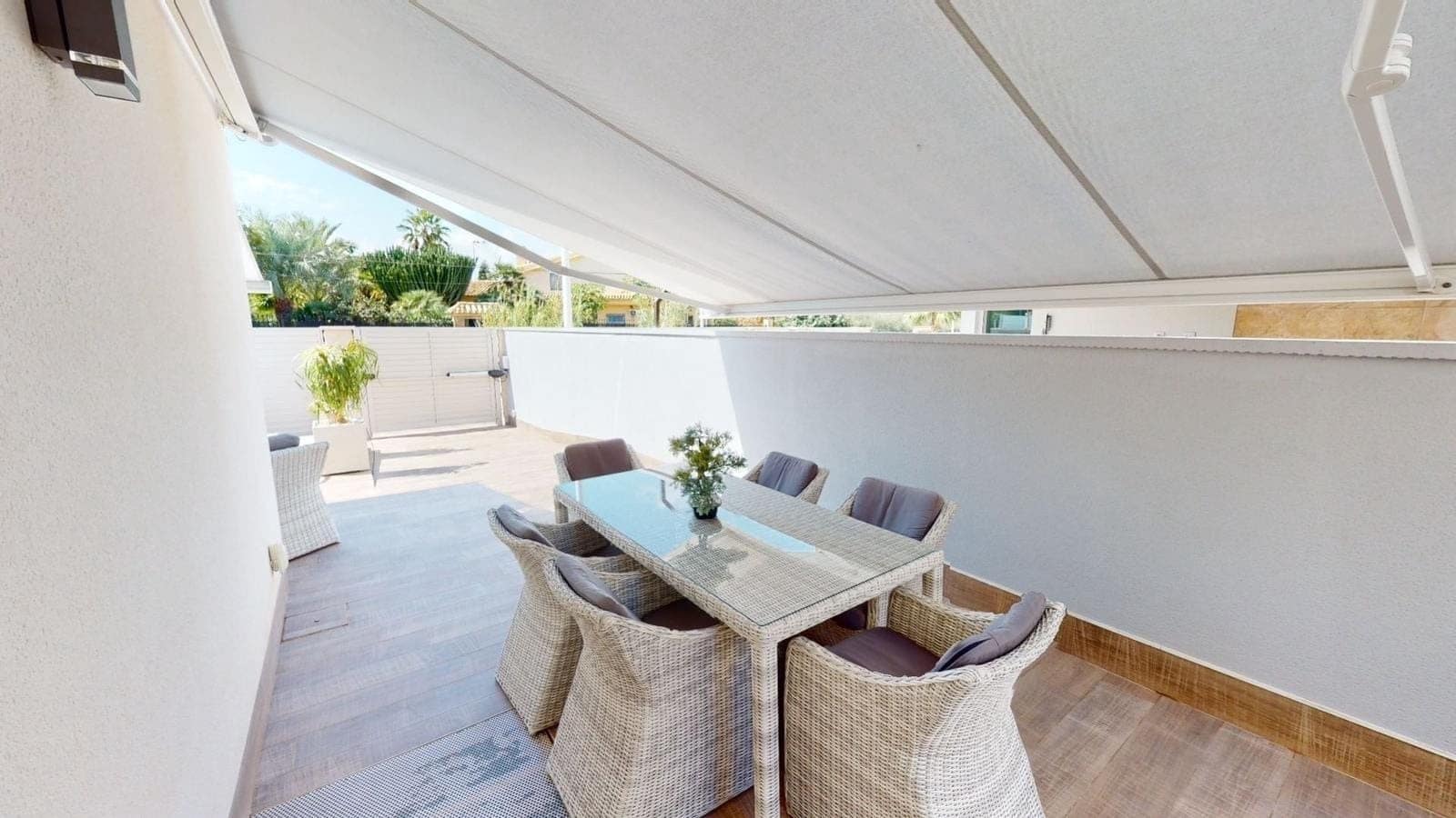 4 bedroom Villa for sale in Torrevieja with pool - € 599,950 (Ref: 8947551)