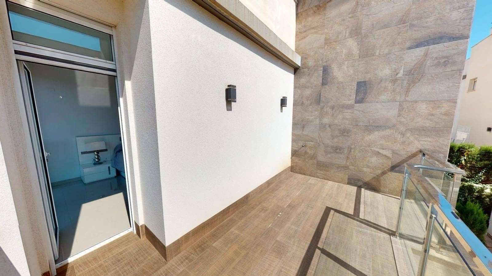 4 bedroom Villa for sale in Torrevieja with pool - € 599,950 (Ref: 8947551)