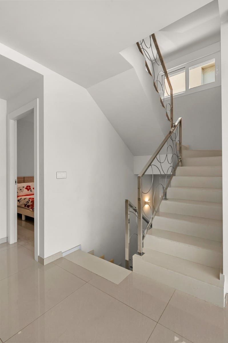 4 soverom Villa til salgs i Torrevieja med svømmebasseng - € 580 000 (Ref: 8947551)