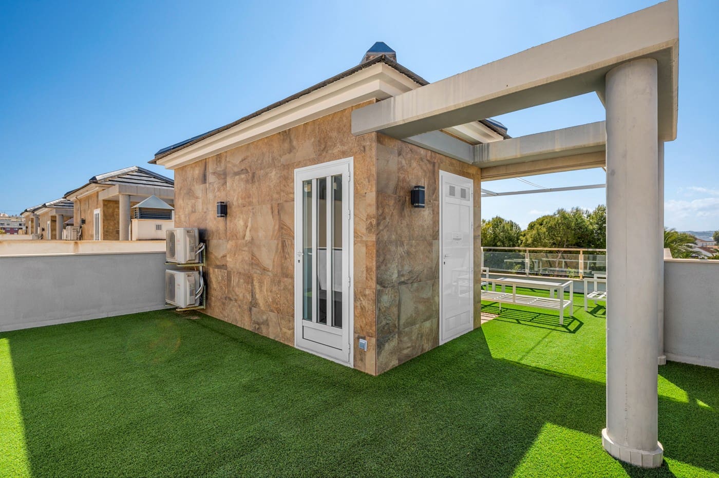 4 soverom Villa til salgs i Torrevieja med svømmebasseng - € 580 000 (Ref: 8947551)