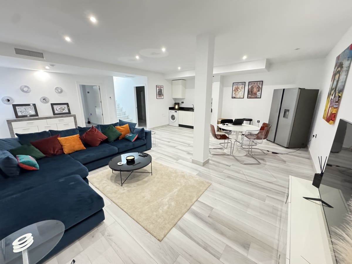 4 makuuhuone Huvila myytävänä paikassa Cabo Roig mukana uima-altaan - 635 000 € (Ref: 8951839)