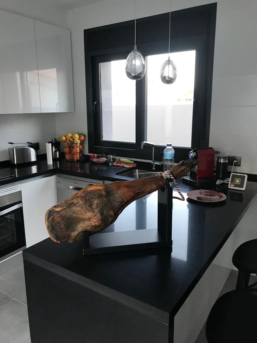 2 makuuhuone Huvila myytävänä paikassa Ciudad Quesada mukana uima-altaan - 340 000 € (Ref: 9008119)