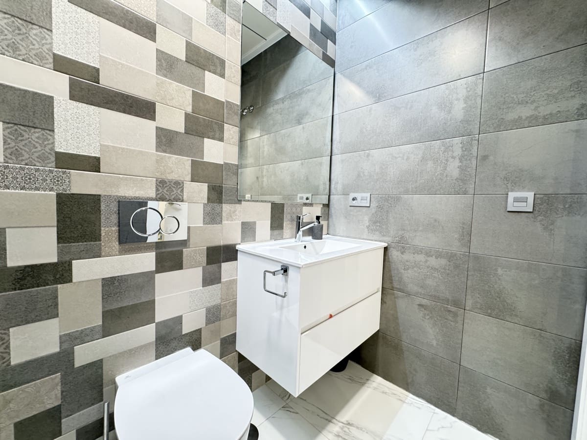 4 quarto Moradia para venda em Villamartin com piscina - 450 000 € (Ref: 9037836)