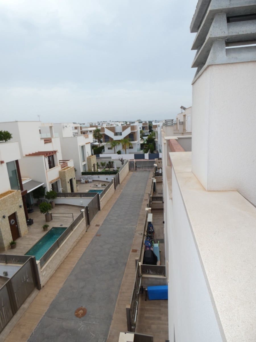 3 bedroom Villa for sale in Ciudad Quesada with pool garage - € 399,999 (Ref: 9058545)