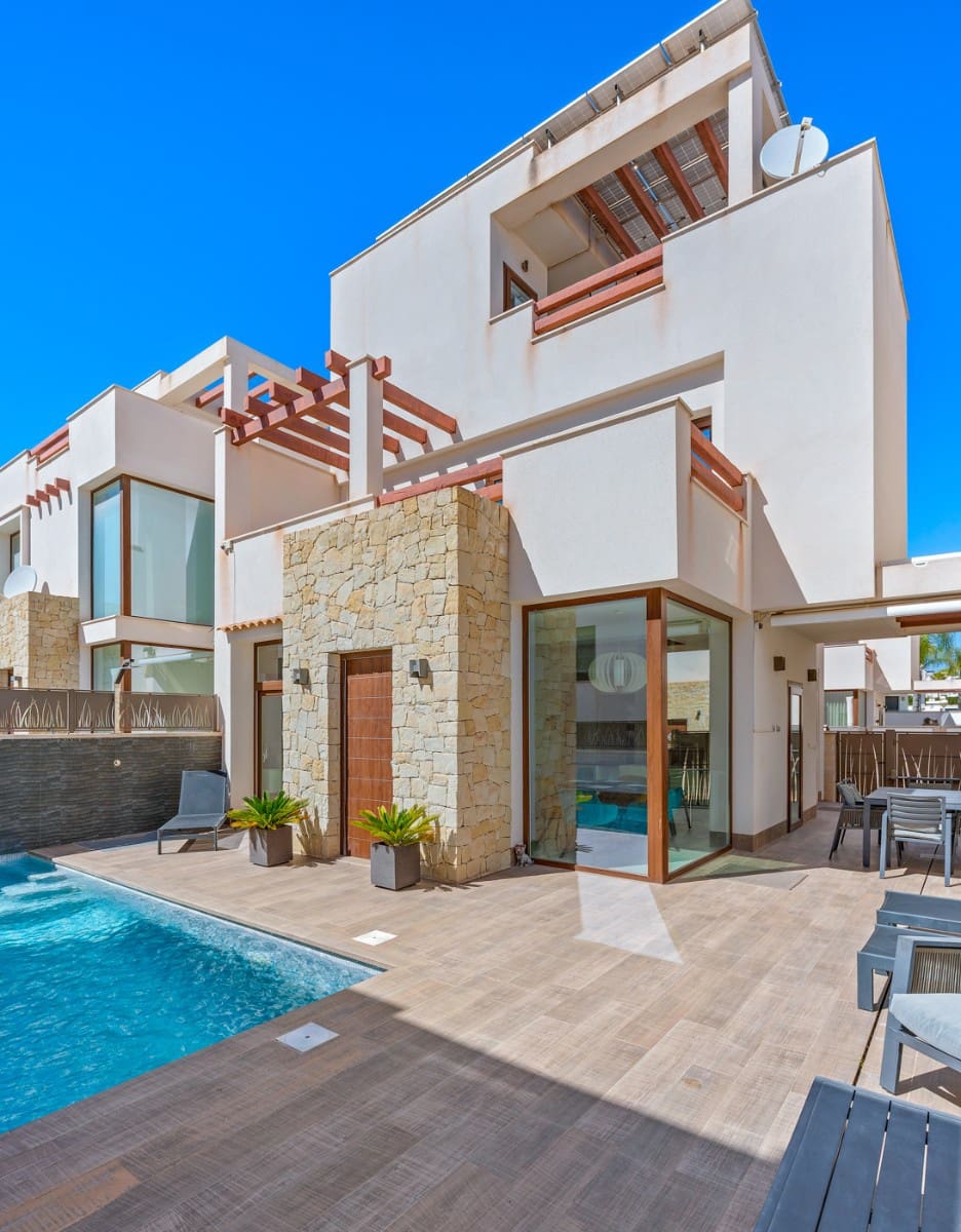 Chalet de 3 habitaciones en Ciudad Quesada en venta con piscina garaje - 399.999 € (Ref: 9058545)