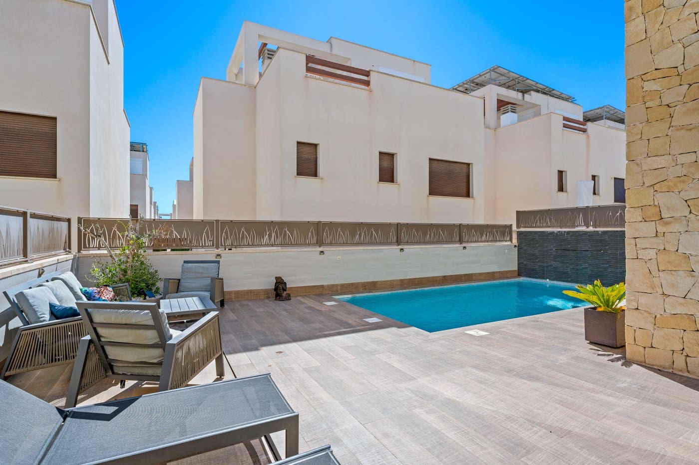 Chalet de 3 habitaciones en Ciudad Quesada en venta con piscina garaje - 399.999 € (Ref: 9058545)