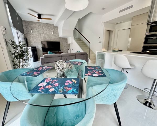 3 bedroom Villa for sale in Ciudad Quesada, Rojales with pool - € 475,000 (Ref: 9059436)