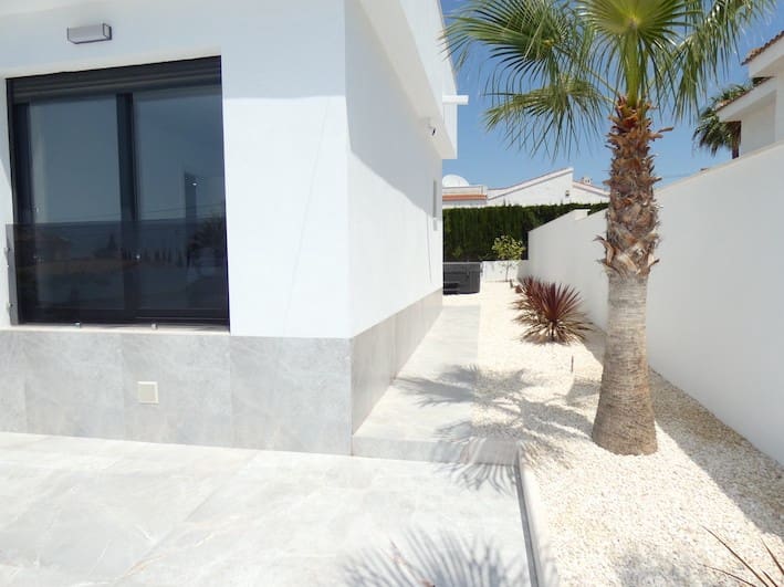 4 bedroom Villa for sale in Ciudad Quesada with pool garage - € 699,900 (Ref: 9076822)